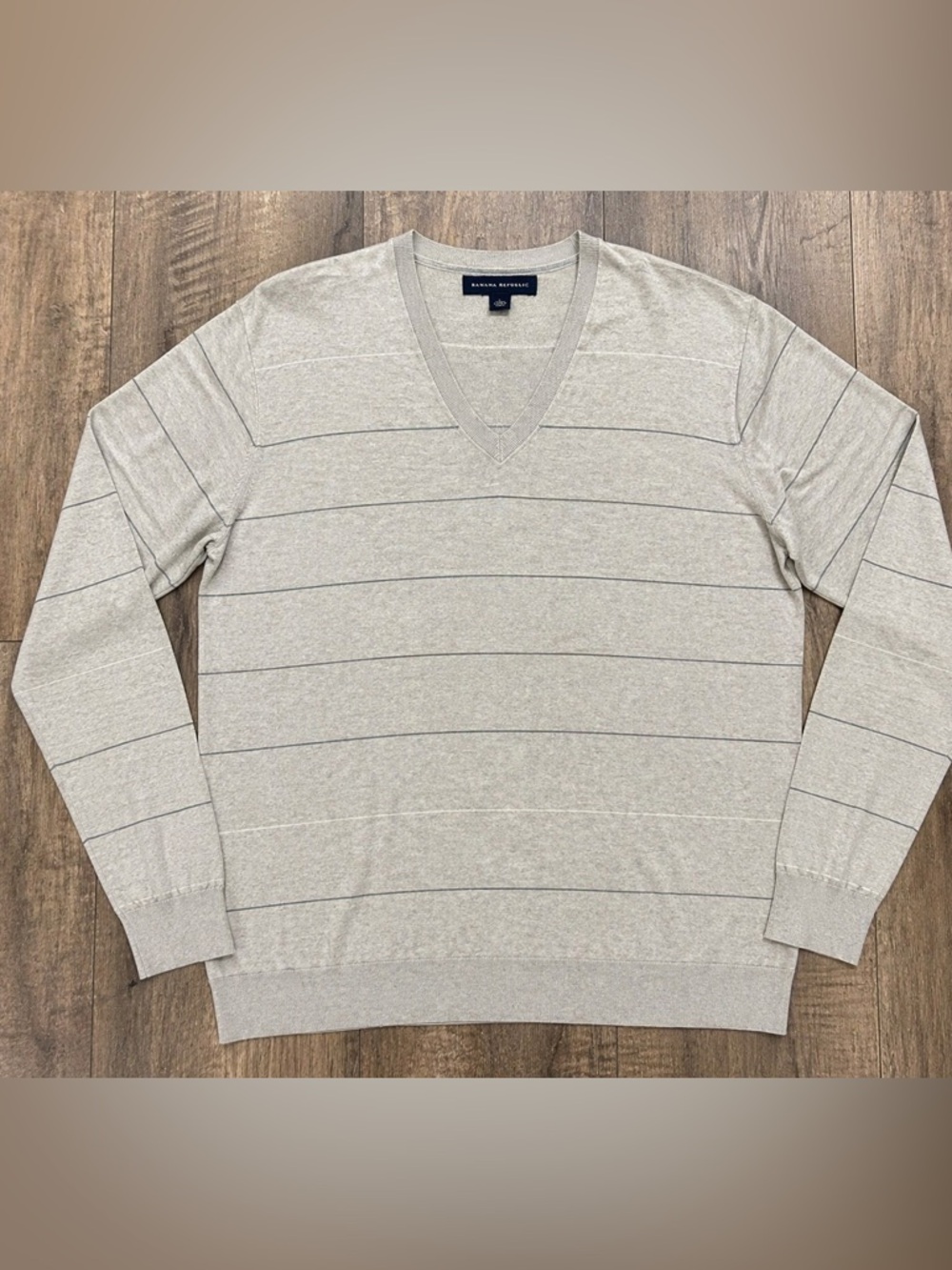 Banana Republic Silk Cashmere‎ V-Neck Sweater Mens L Tan Stripe Soft Luxury